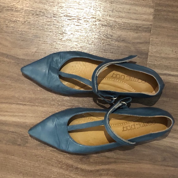 Flats - Picture 3 of 5